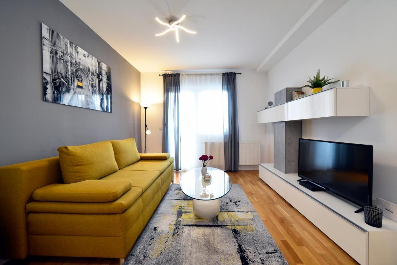 First Class Apartment, Free Parking ザグレブ エクステリア 写真
