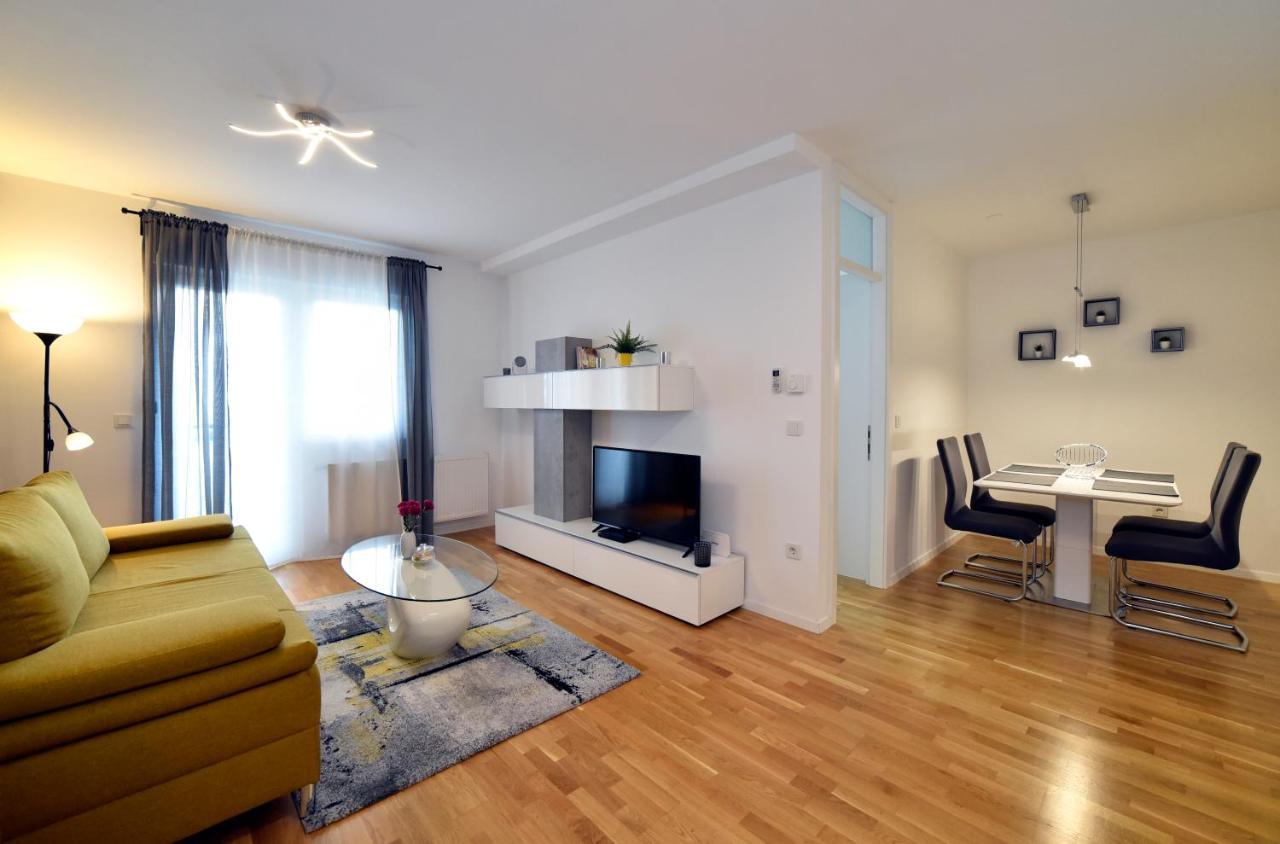 First Class Apartment, Free Parking ザグレブ エクステリア 写真