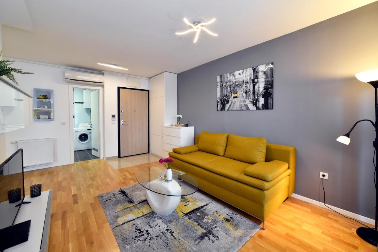 First Class Apartment, Free Parking ザグレブ エクステリア 写真