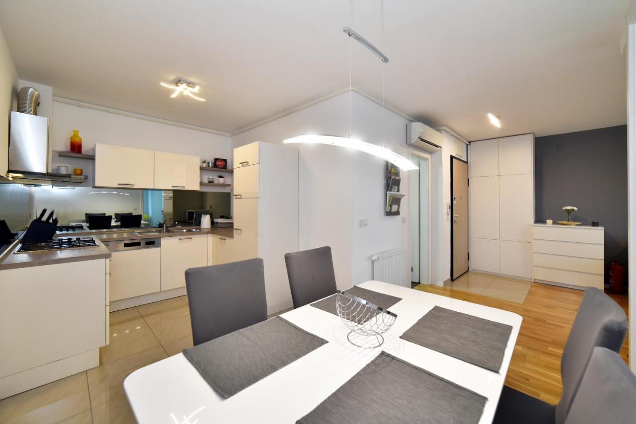 First Class Apartment, Free Parking ザグレブ エクステリア 写真