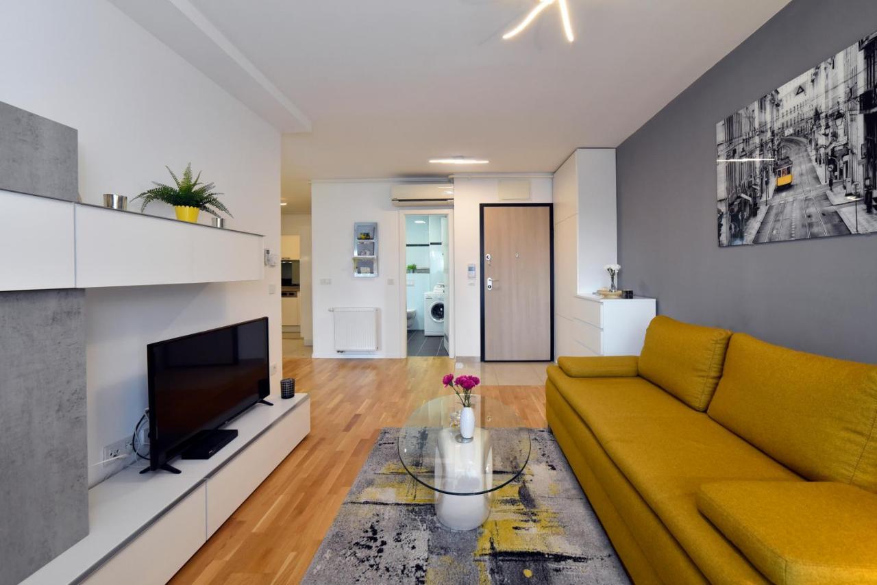 First Class Apartment, Free Parking ザグレブ エクステリア 写真