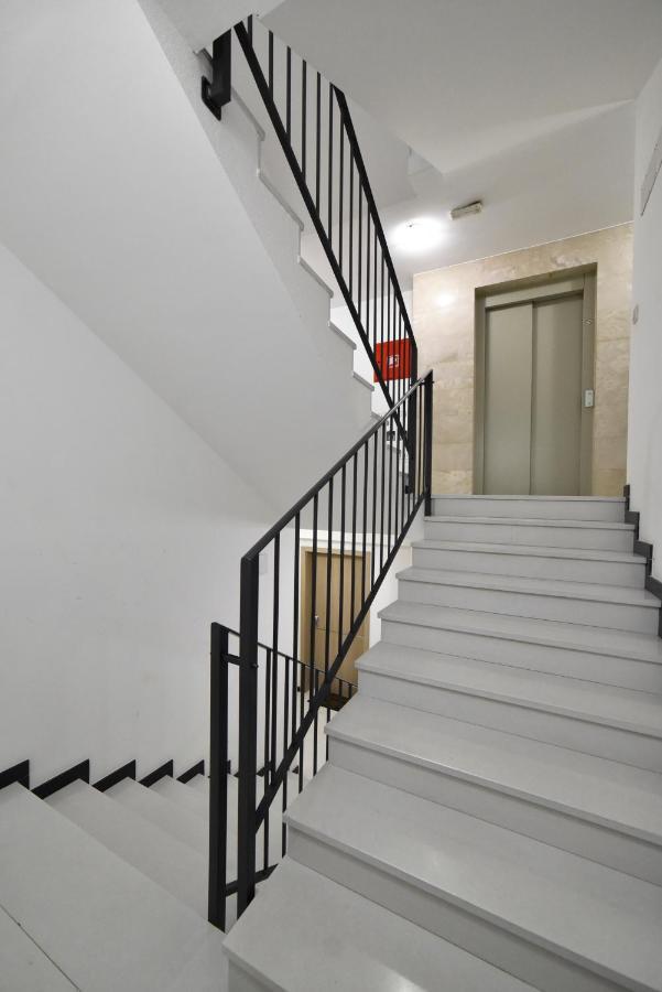 First Class Apartment, Free Parking ザグレブ エクステリア 写真