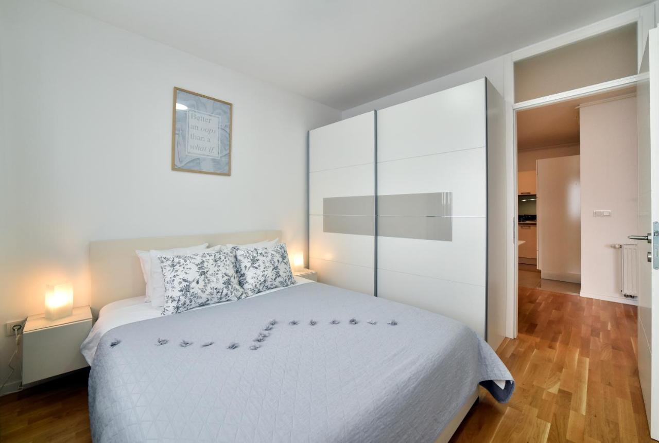 First Class Apartment, Free Parking ザグレブ エクステリア 写真