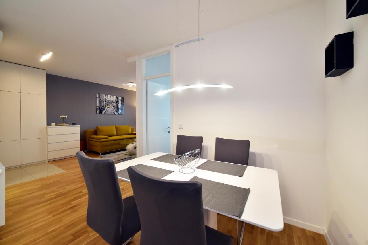 First Class Apartment, Free Parking ザグレブ エクステリア 写真