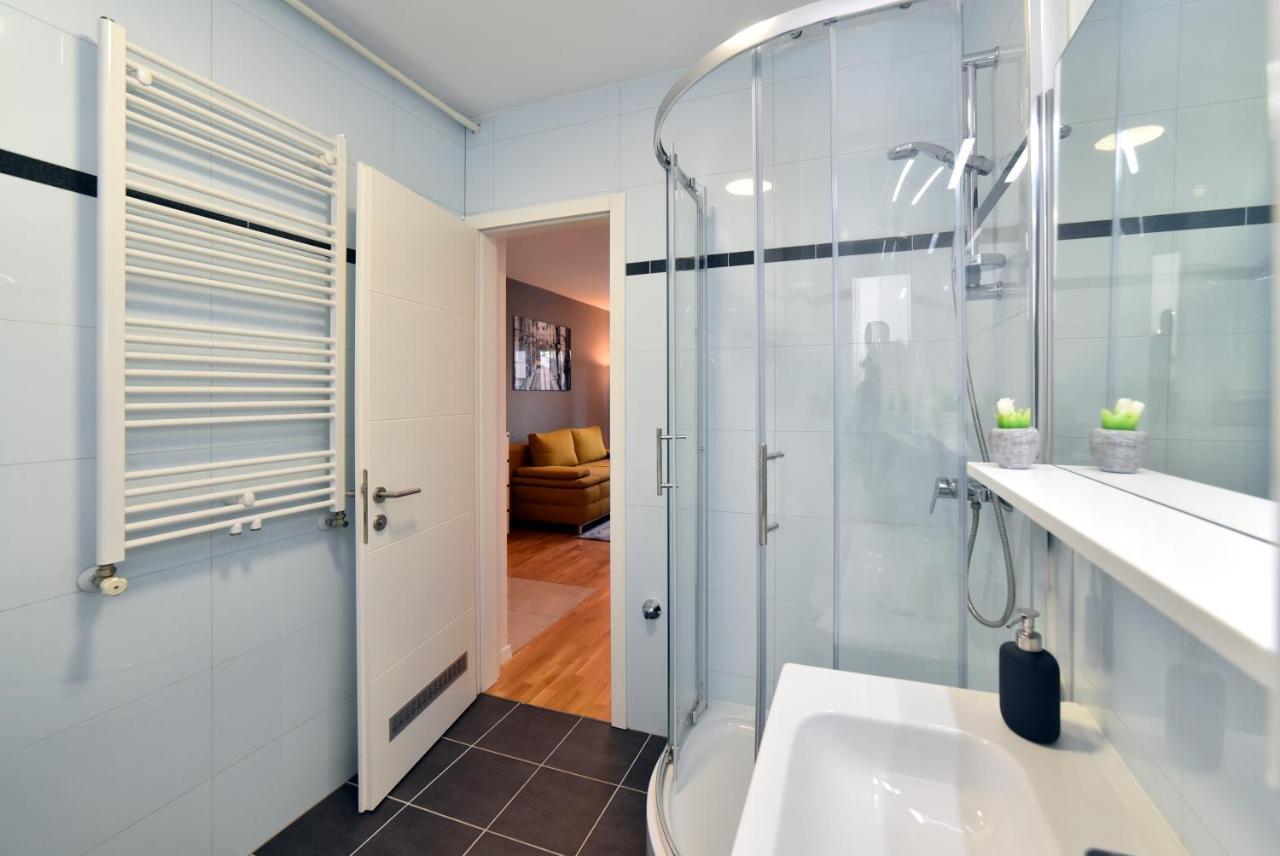 First Class Apartment, Free Parking ザグレブ エクステリア 写真